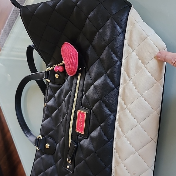 Betsey Johnson Quilted Tote Weekender Bag - Picture 13 of 14